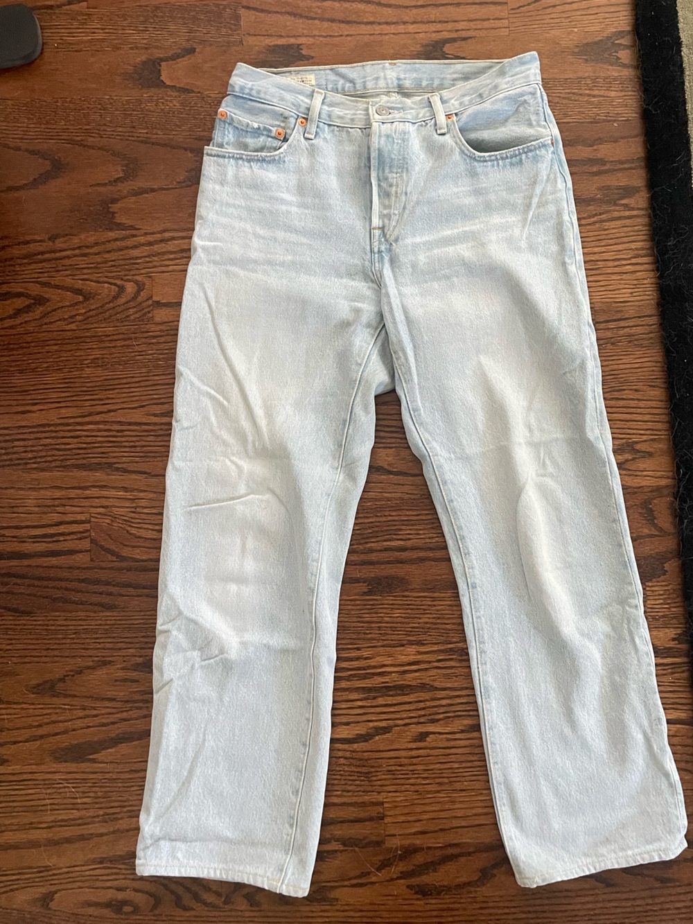 Light Wash Levi’s 501